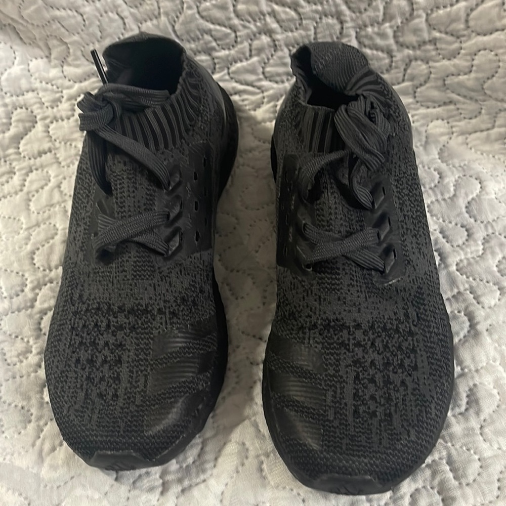 UltraBoost Uncaged Triple Black